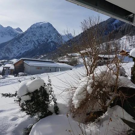 アパート Garsella