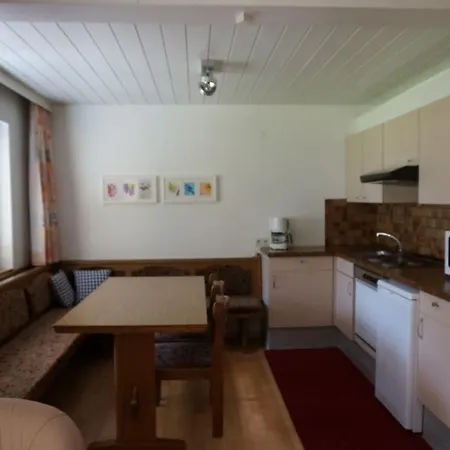 アパート Garsella *